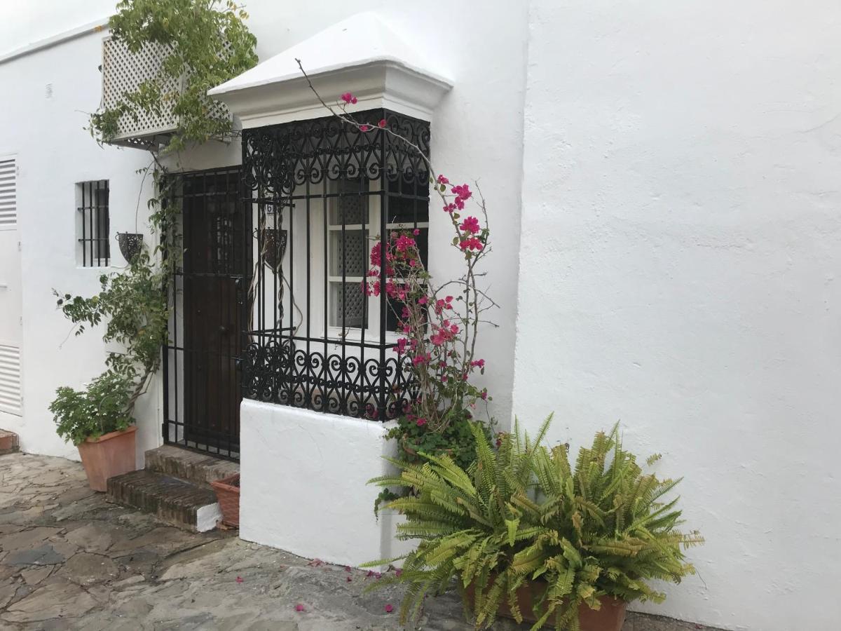 Encantador Estudio En *